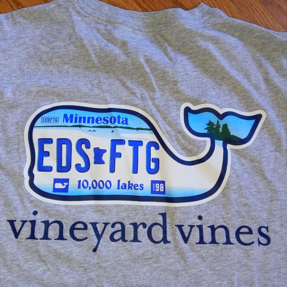Like-New Vineyard Vines Minnesota T-shirt